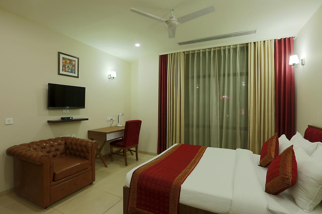 Fairvacanze Inns And Suites Sonipat Exterior foto
