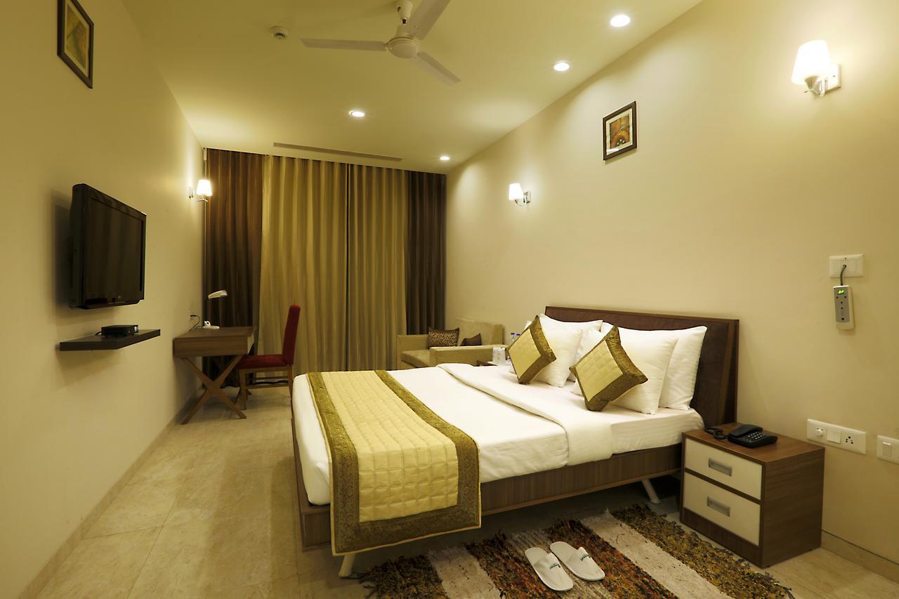 Fairvacanze Inns And Suites Sonipat Exterior foto