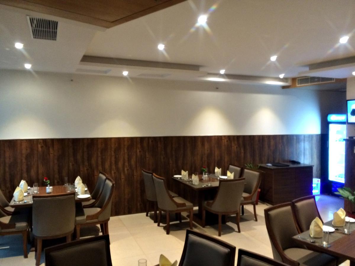 Fairvacanze Inns And Suites Sonipat Exterior foto